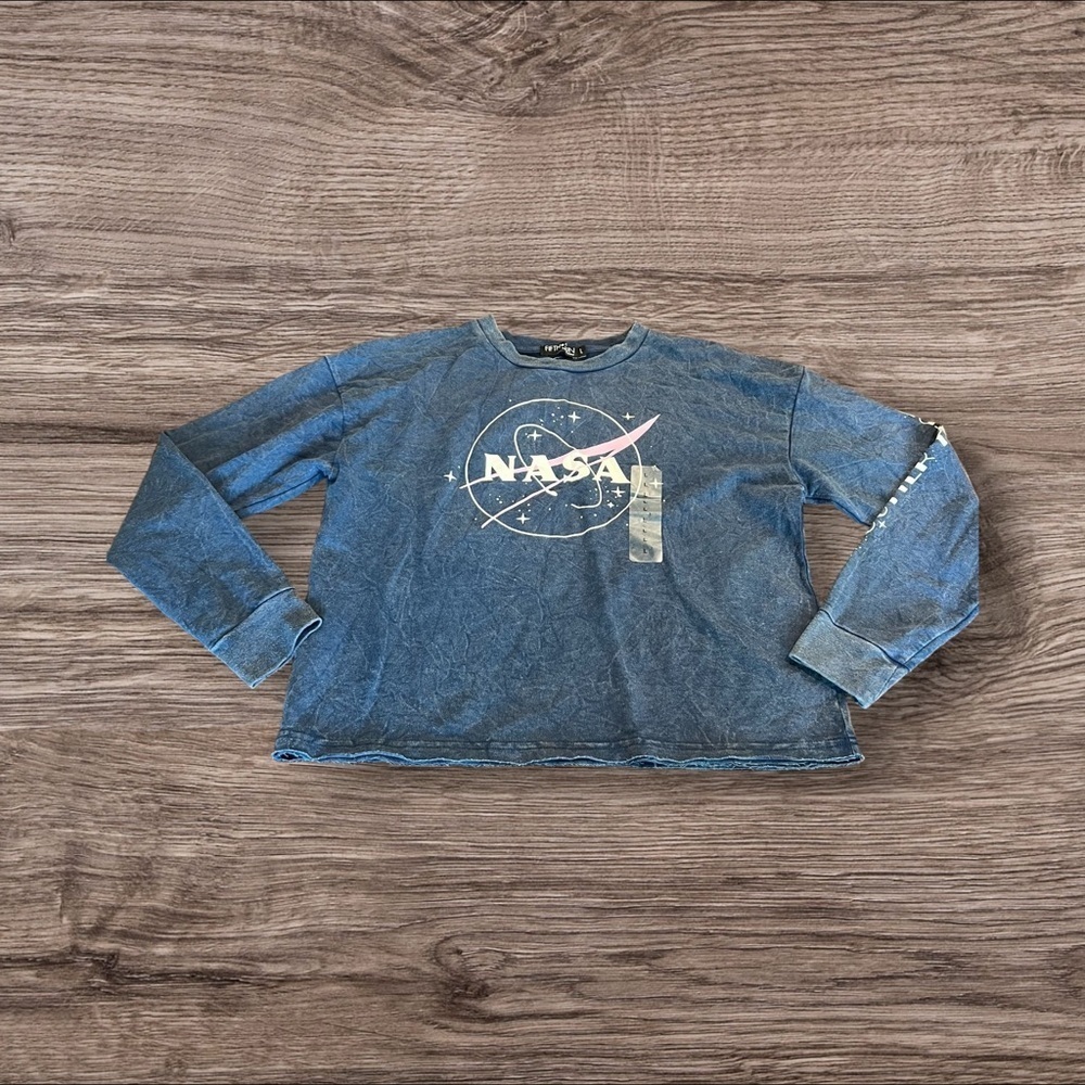 Fifth Sun Women’s NASA Graphic Crop Long Sleeve Tee Top NEW NWT